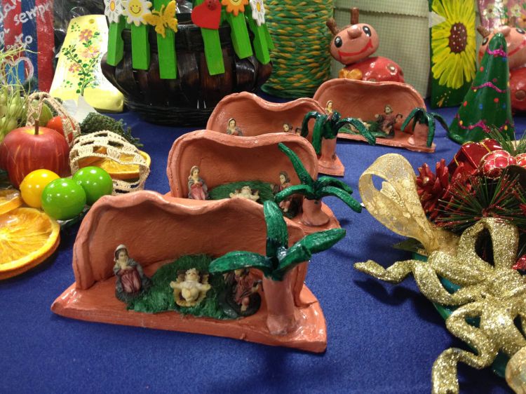 A Viagrande la mostra dei lavori artigianali per il Natale 2012